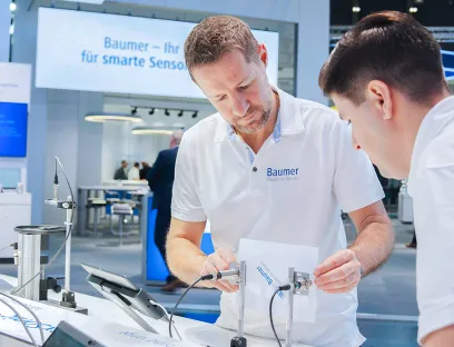In praxisorientierten Hands-on-Sessions erfahren Teilnehmer in dem Baumer Workshop, welcher Sensor zu welcher Applikation passt und wie man diese Sensoren einfach parametriert, Bild: Baumer In praxisorientierten Hands-on-Sessions erfahren Teilnehmer in dem Baumer Workshop, welcher Sensor zu welcher Applikation passt und wie man diese Sensoren einfach parametriert