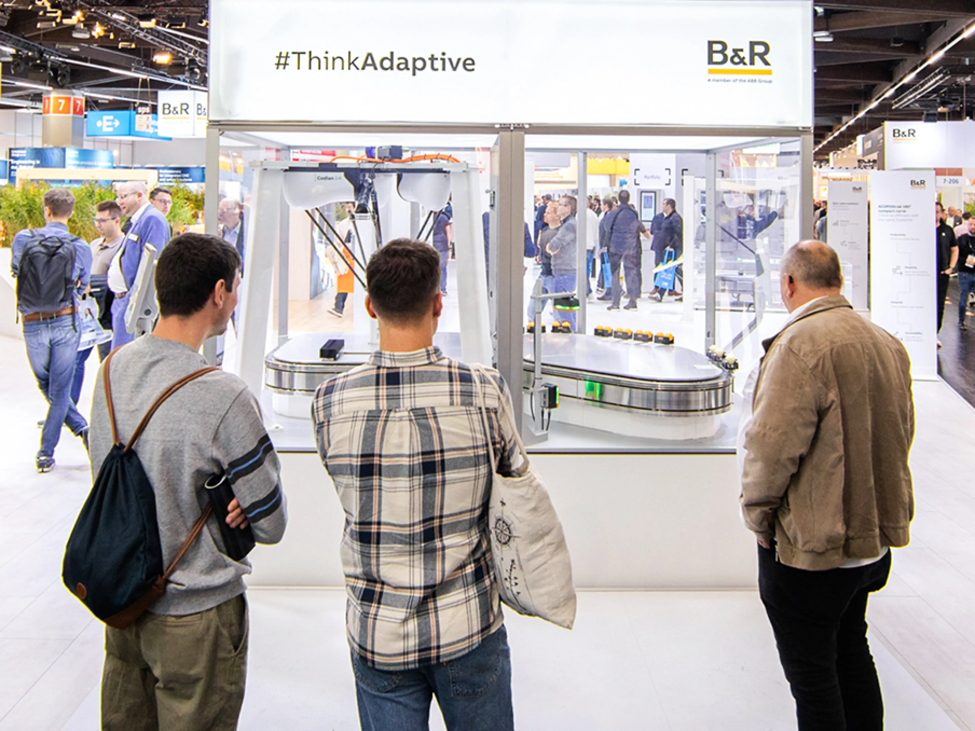B&R läutet nach eigenen Angaben auf der SPS 2025 eine neue Ära der Antriebstechnik ein, Bild: B&R B&R läutet auf der SPS 2025 eine neue Ära der Antriebstechnik ein