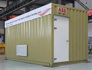 Außenansicht des containerisierten Stromgleichrichters von ABB