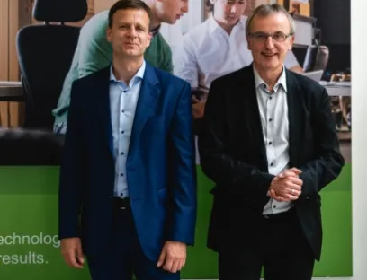 Jens Roseneck und Dr. Joachim Dams von Schneider Electric