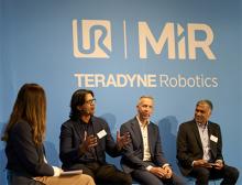 Podiumsdiskussion mit Fleur Nielsen, Universal Robots, Deepu Talla, Nvidia; Rainer Brehm, Siemens Factory Automation; and Ujjwal Kumar, Teradyne Robotics